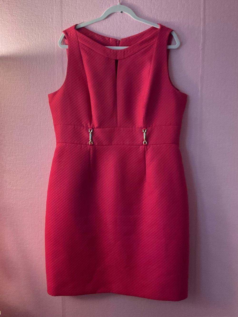 Fuchsia Sleeveless Midi Sheath Dress with Decorative Waist Hardware